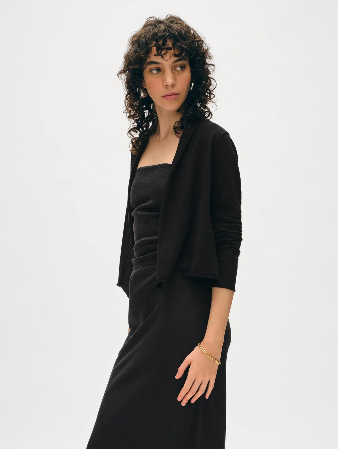 ORGANIC COTTON CROPPED TRAPEZE CARDIGAN IN BLACK