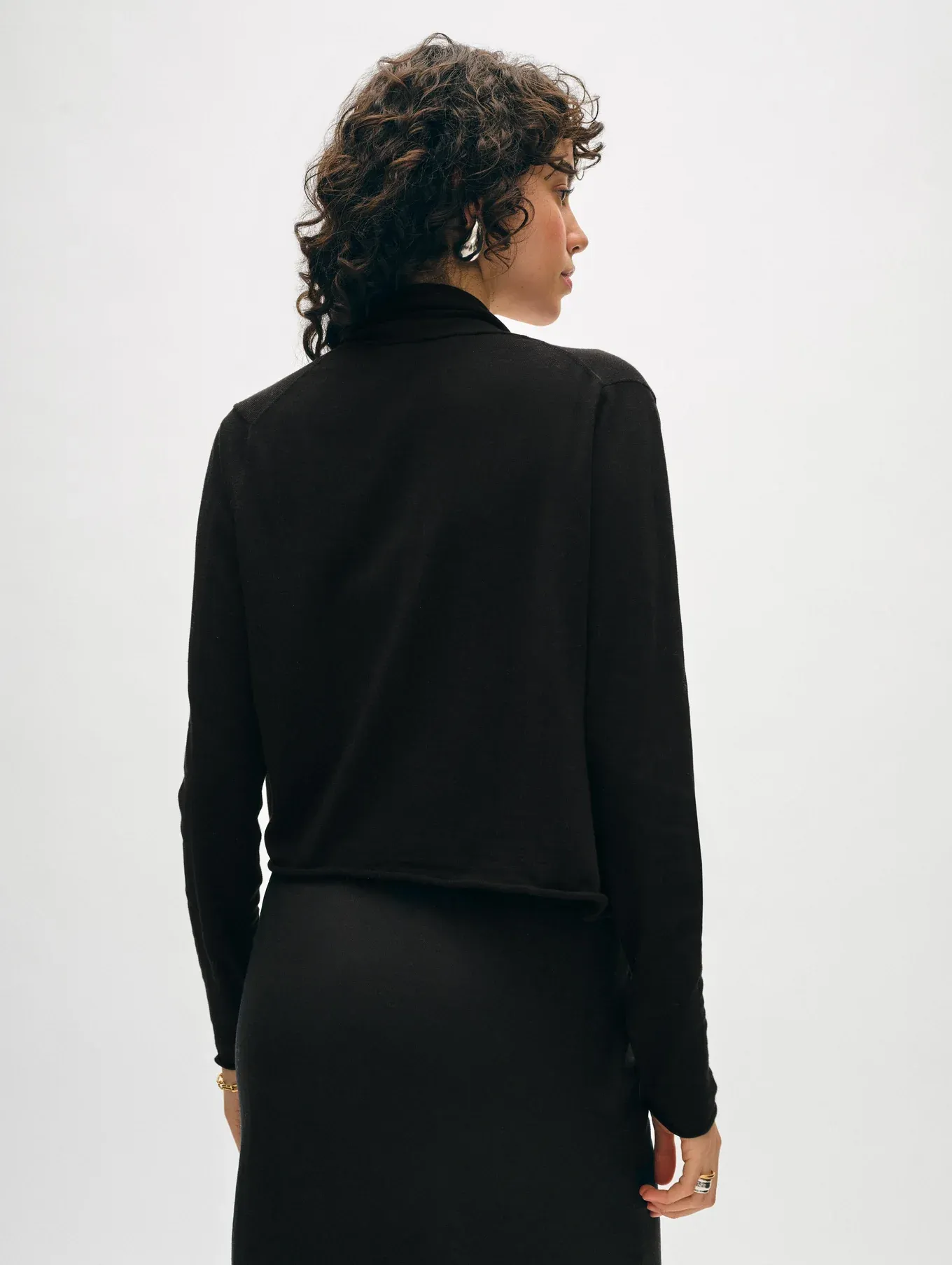 ORGANIC COTTON CROPPED TRAPEZE CARDIGAN IN BLACK