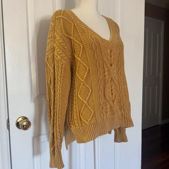 “PILCRO”  Anthropologie Joni Cable Knit Sweater
