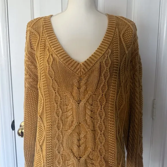 “PILCRO”  Anthropologie Joni Cable Knit Sweater