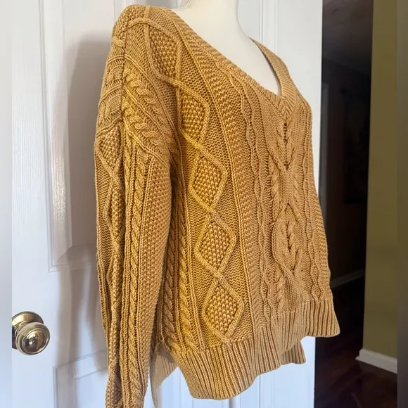 “PILCRO”  Anthropologie Joni Cable Knit Sweater