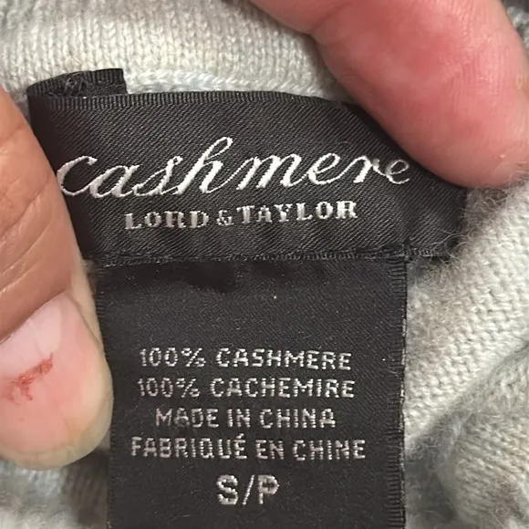 (R4) Lord &amp; Taylor 100% Cashmere TurtleneckLight Blue Sweater, women's size S/P