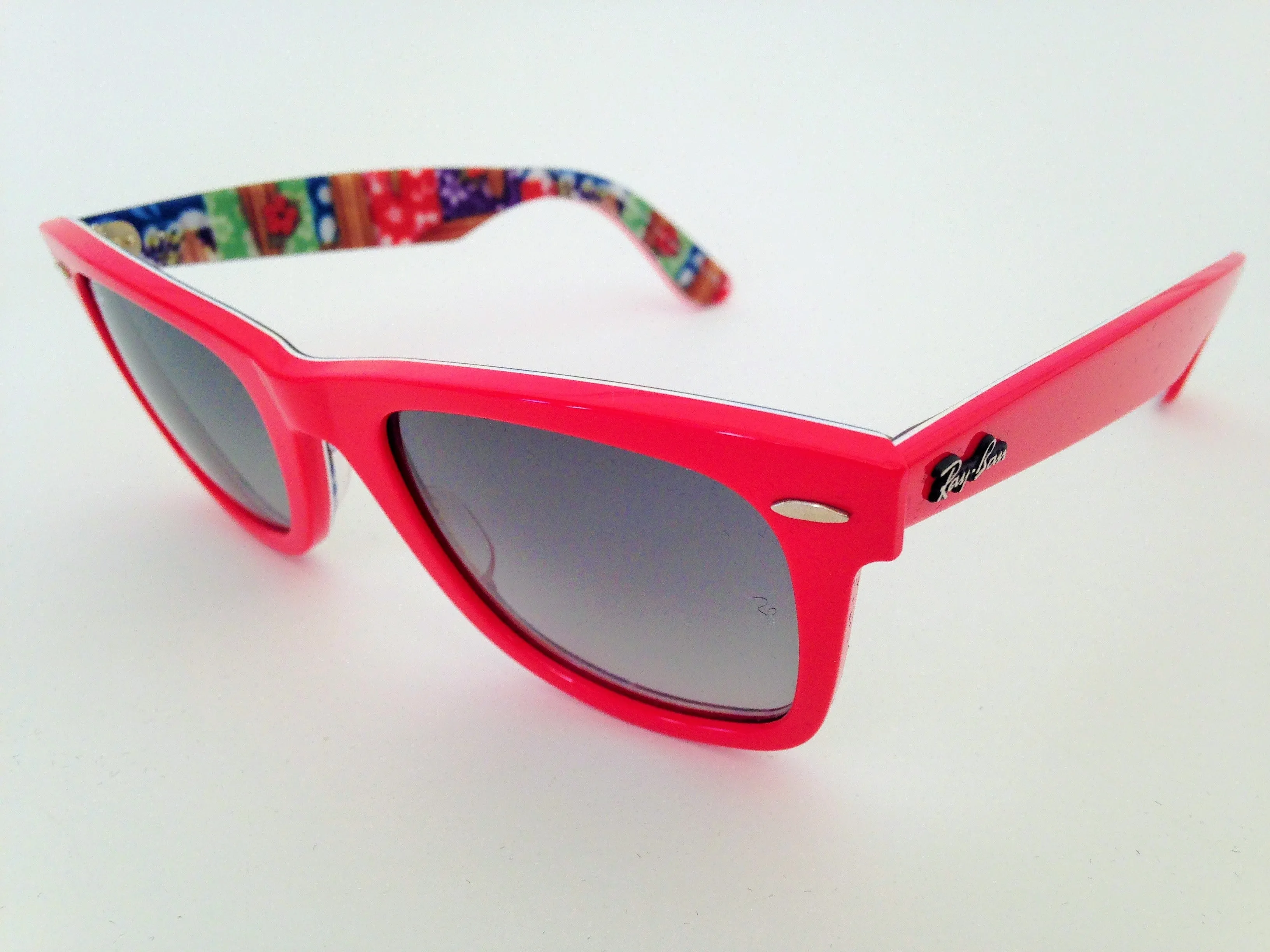 Ray-Ban Rare Prints Series #11 Wayfarer Sunglasses Red Coral Print Frame Gray Gradient Lens RB2140 1139/71