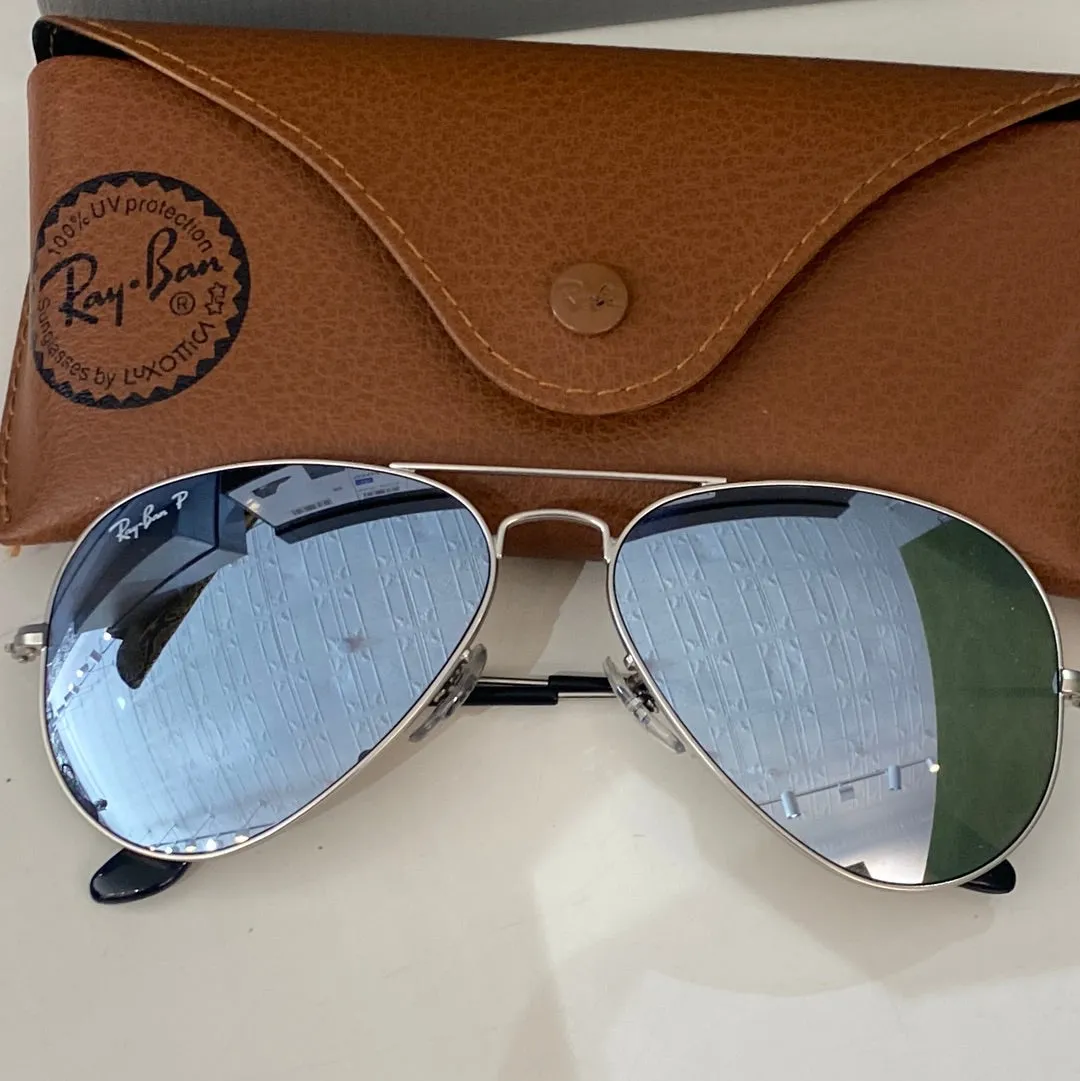 Ray Ban Silver Mirrored Aviator Sunnies
