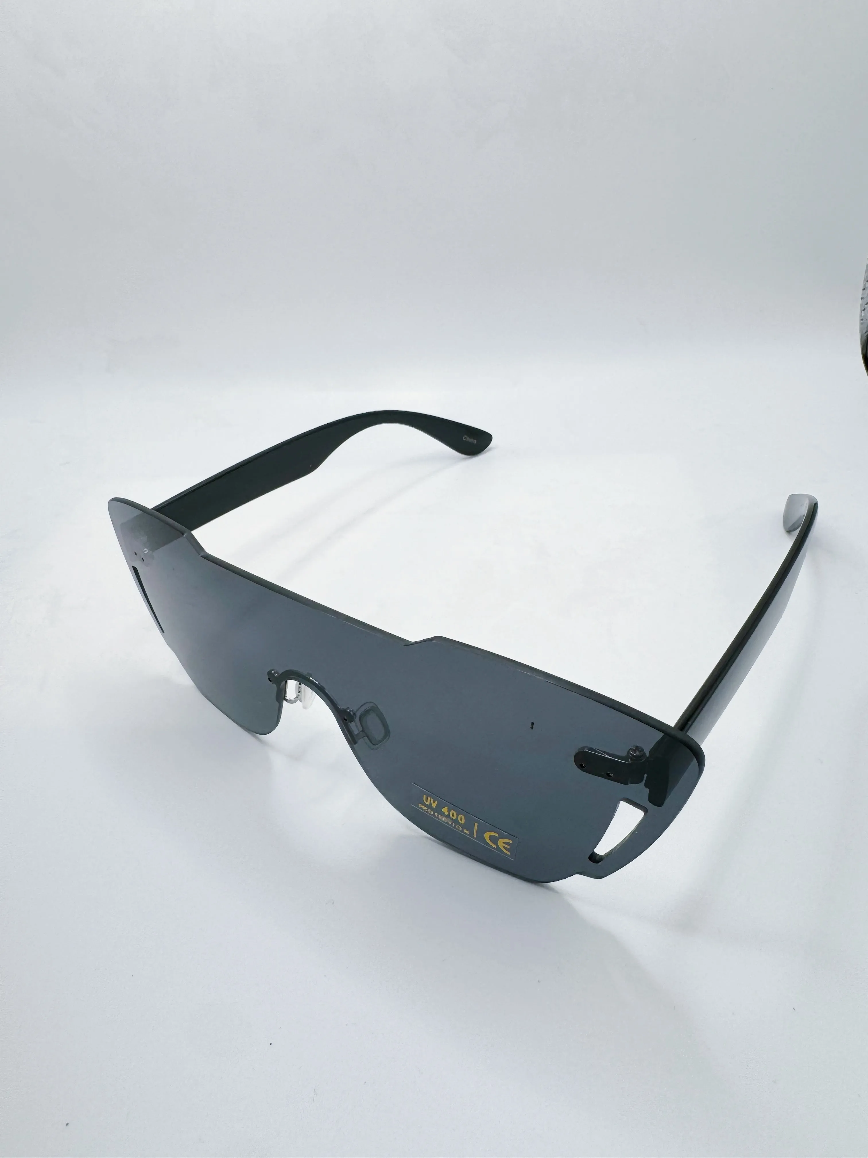 RIMLESS
