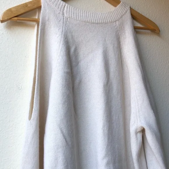 Sea Bleu Cold Shoulder Cashmere Sweater - M