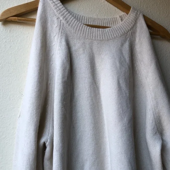 Sea Bleu Cold Shoulder Cashmere Sweater - M