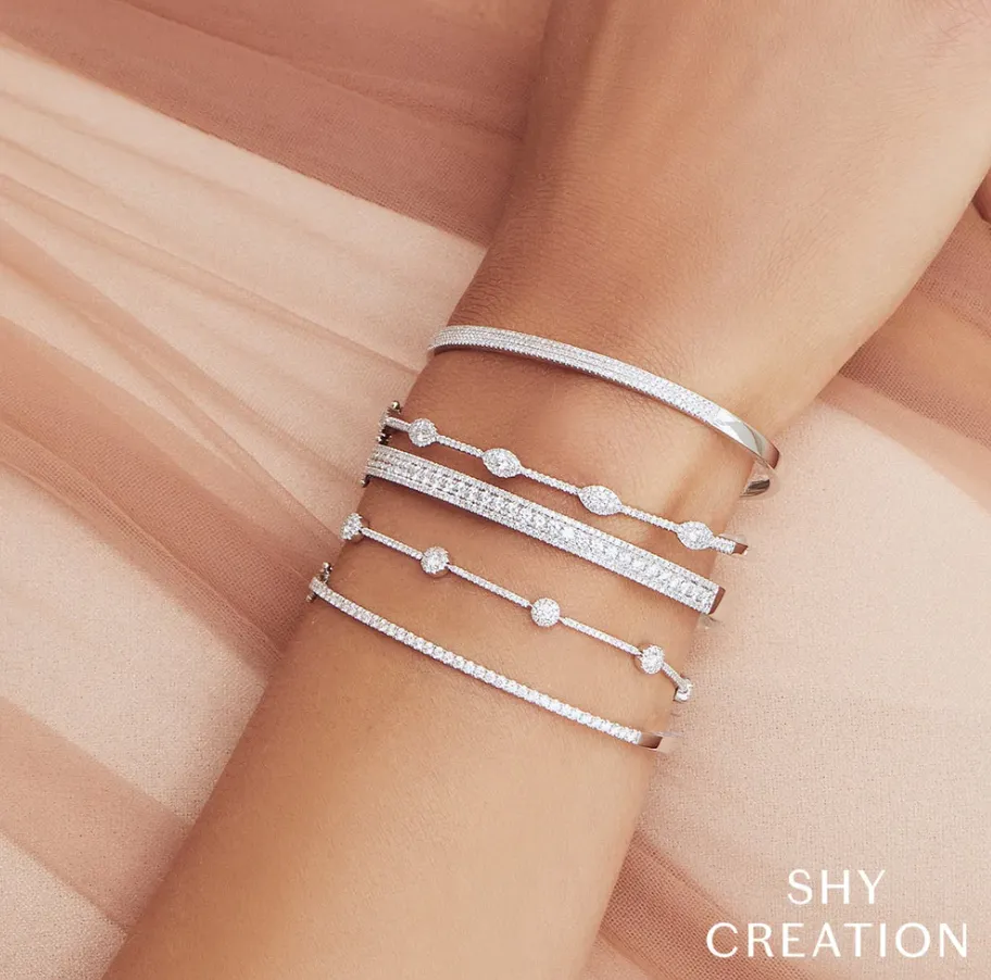 Shy Creation Single Row Diamond Bangle Bracelet