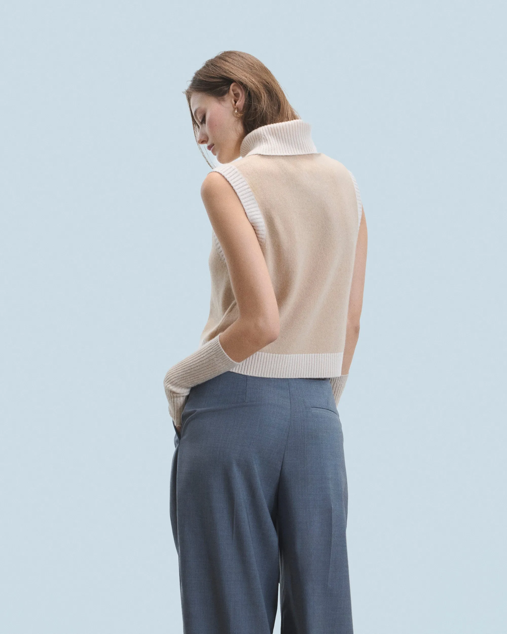 Sleeveless Sweater (H24 / WOMEN / Beige)