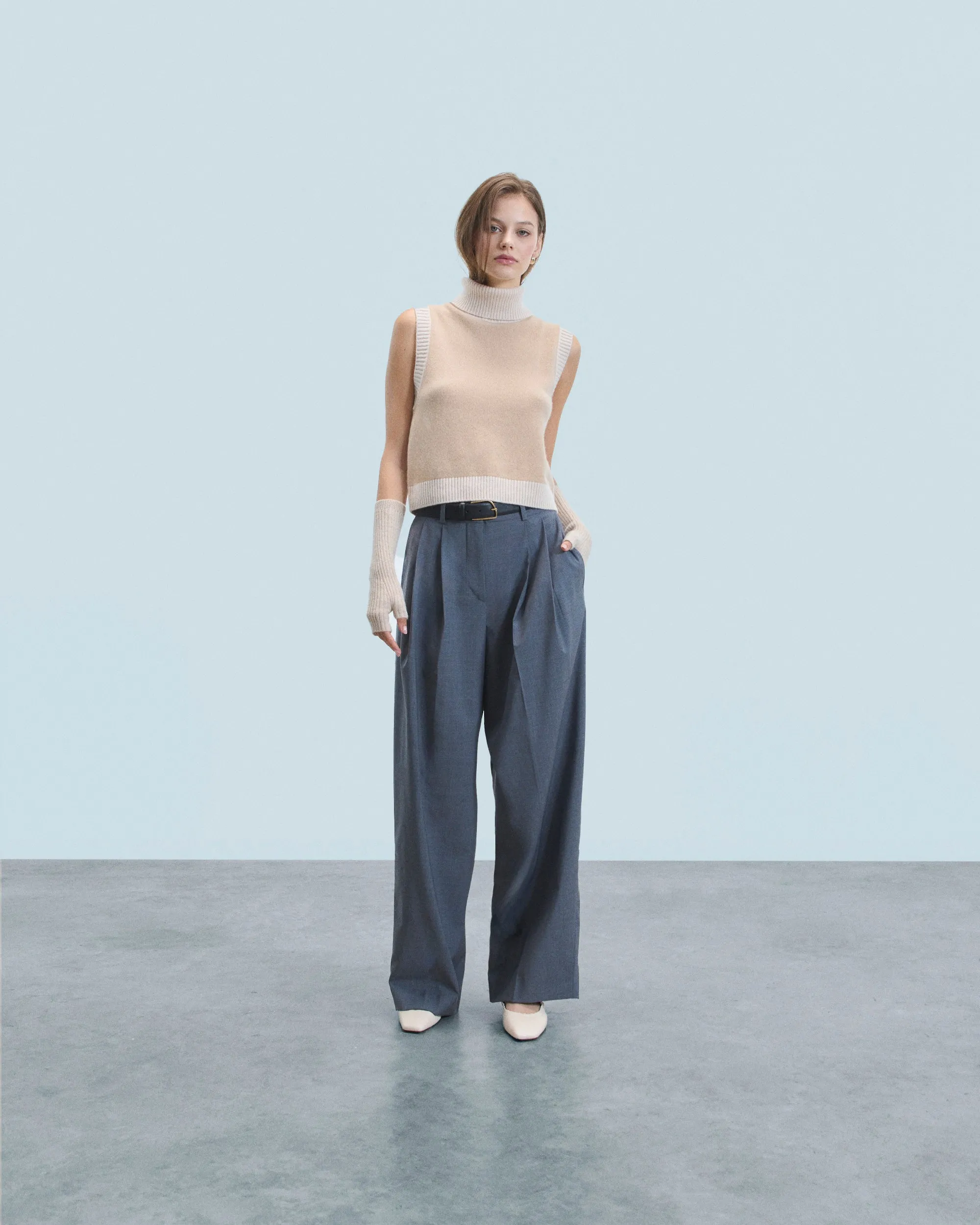 Sleeveless Sweater (H24 / WOMEN / Beige)