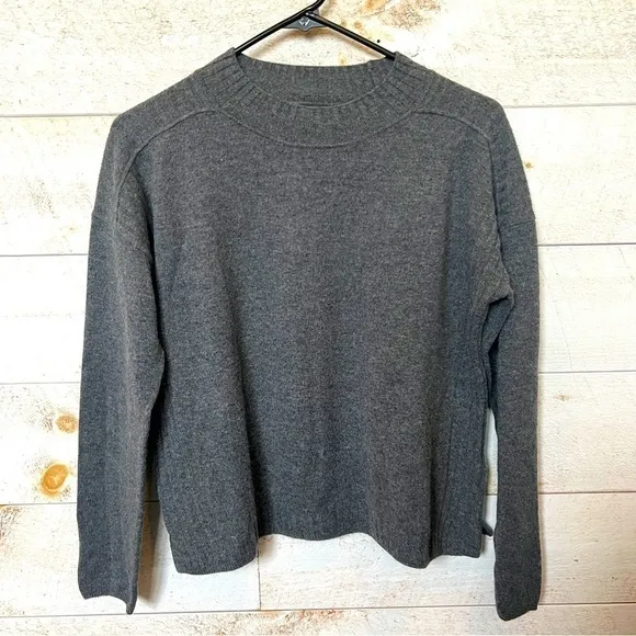 SPLENDID Women’s Dark Gray Wool Cashmere Blend Crewneck Sweater Size XS NEW