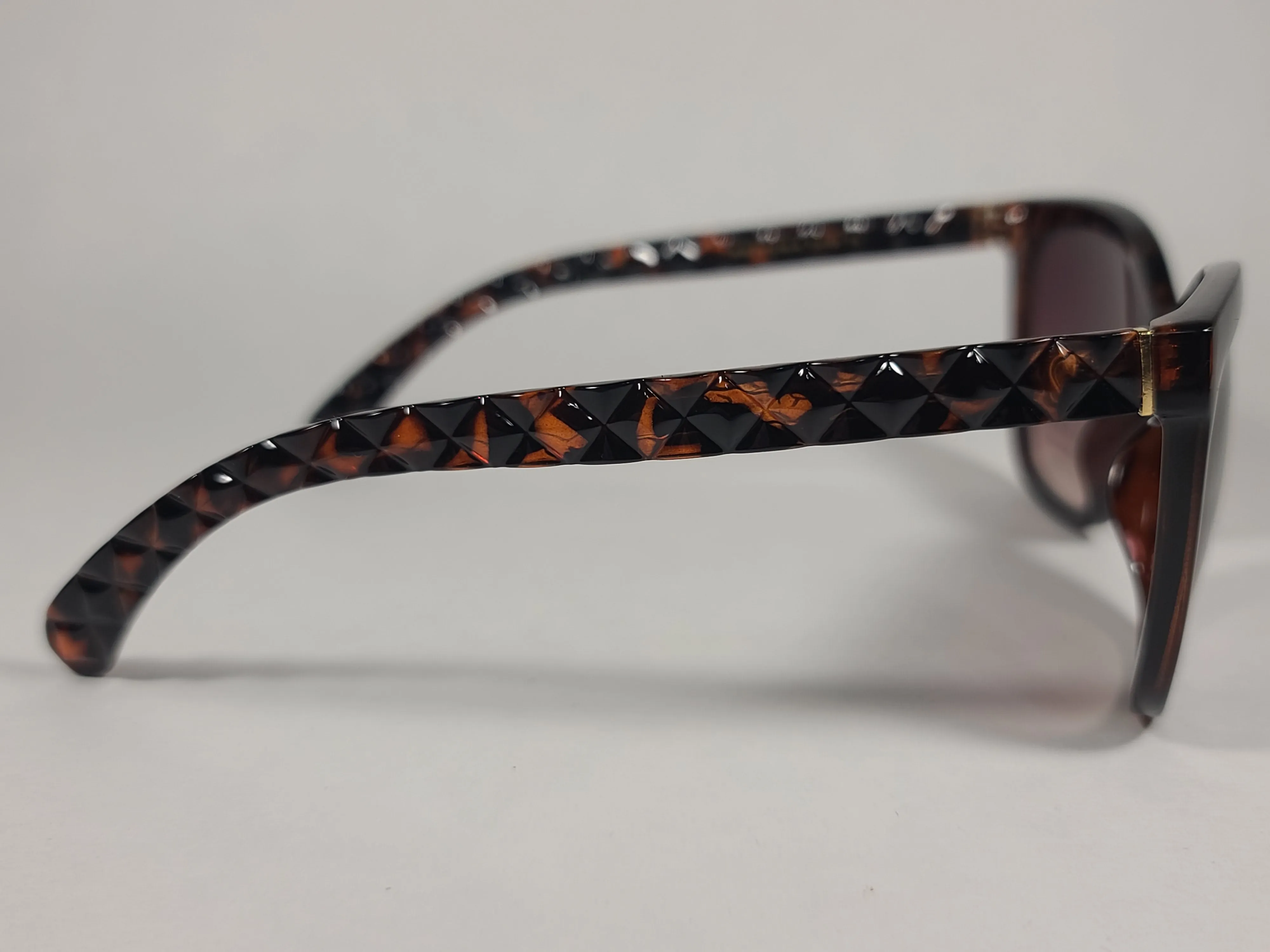 Tahari Rectangular Sunglasses Tortoise Frame Brown Gradient TH795 TS