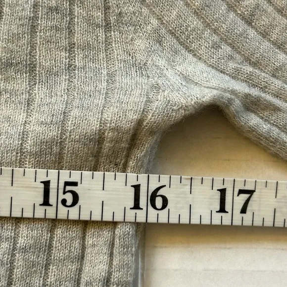 THE CASHMERE PROJECT LARGE thin gray rubbled sweater