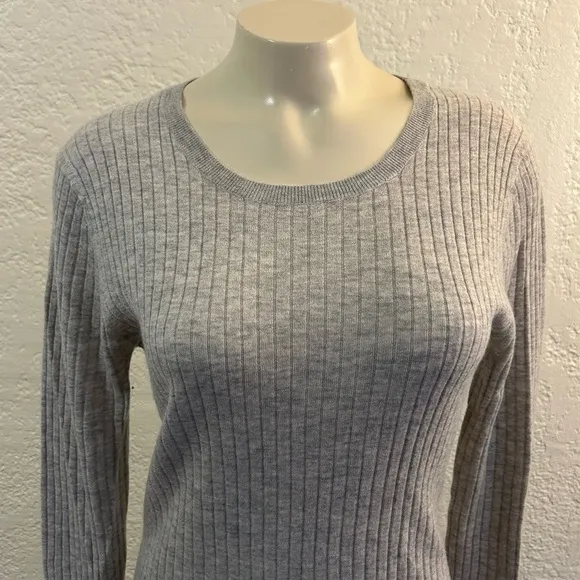 THE CASHMERE PROJECT LARGE thin gray rubbled sweater