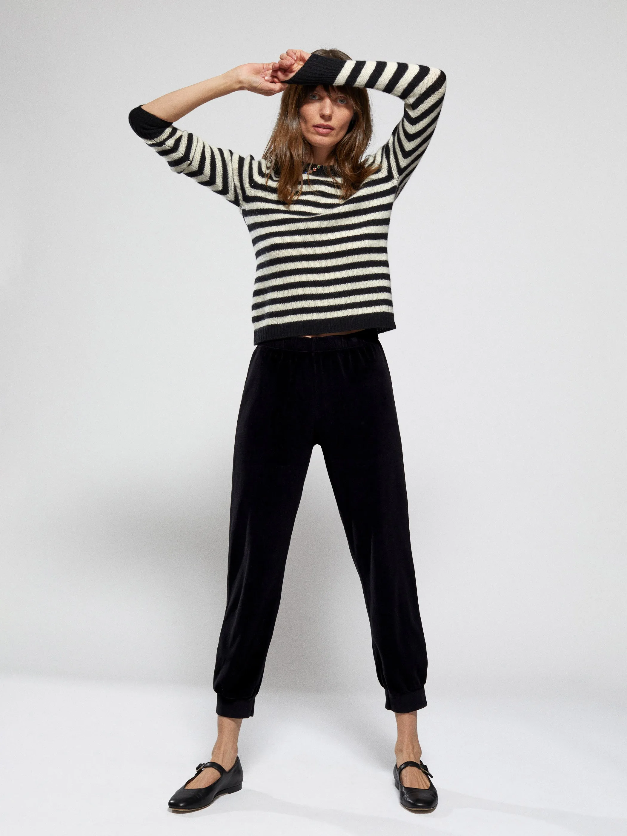 The Sarra Bracelet Crewneck Sweater in Cashmere