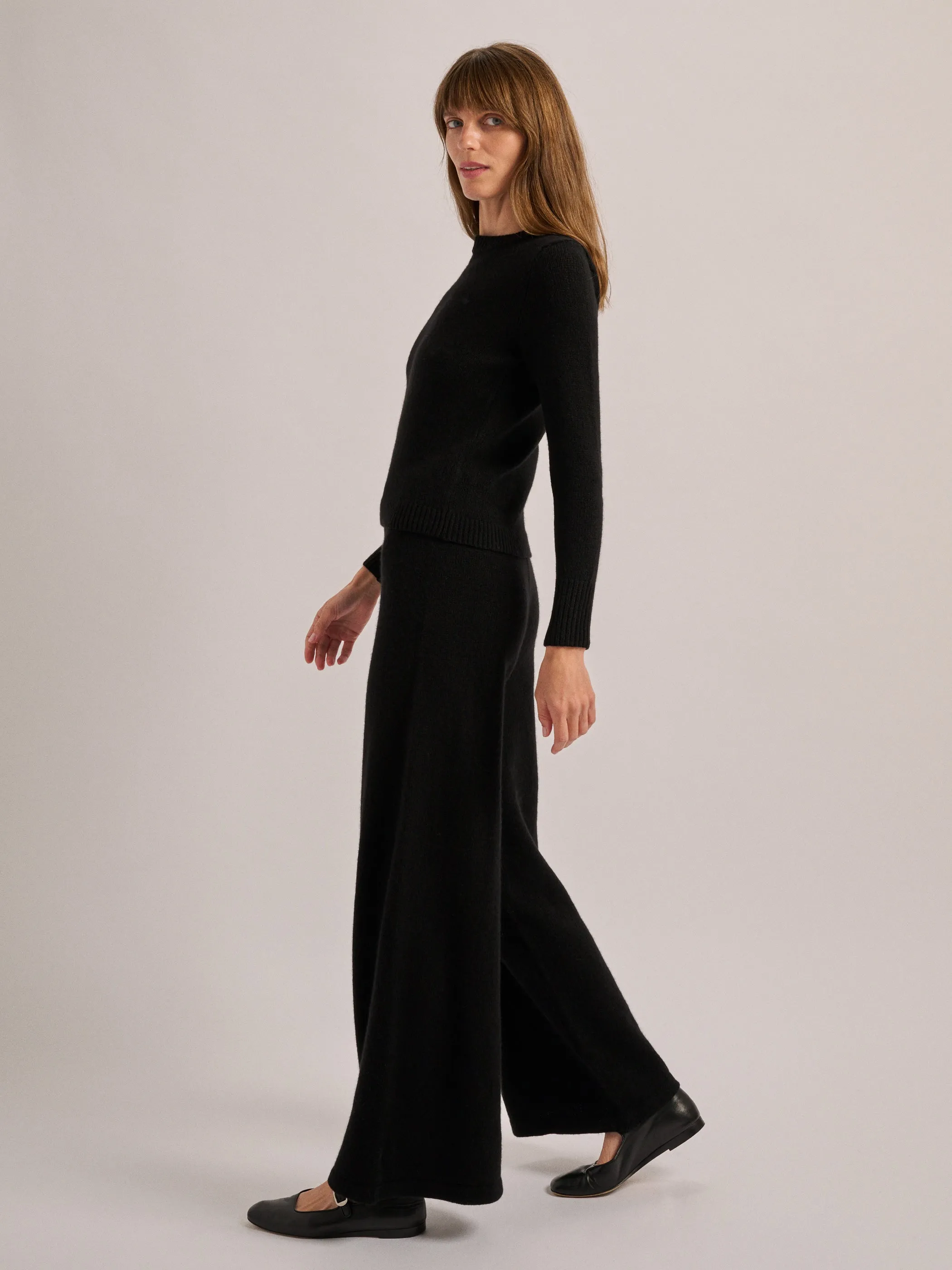 The Sarra Bracelet Crewneck Sweater in Cashmere