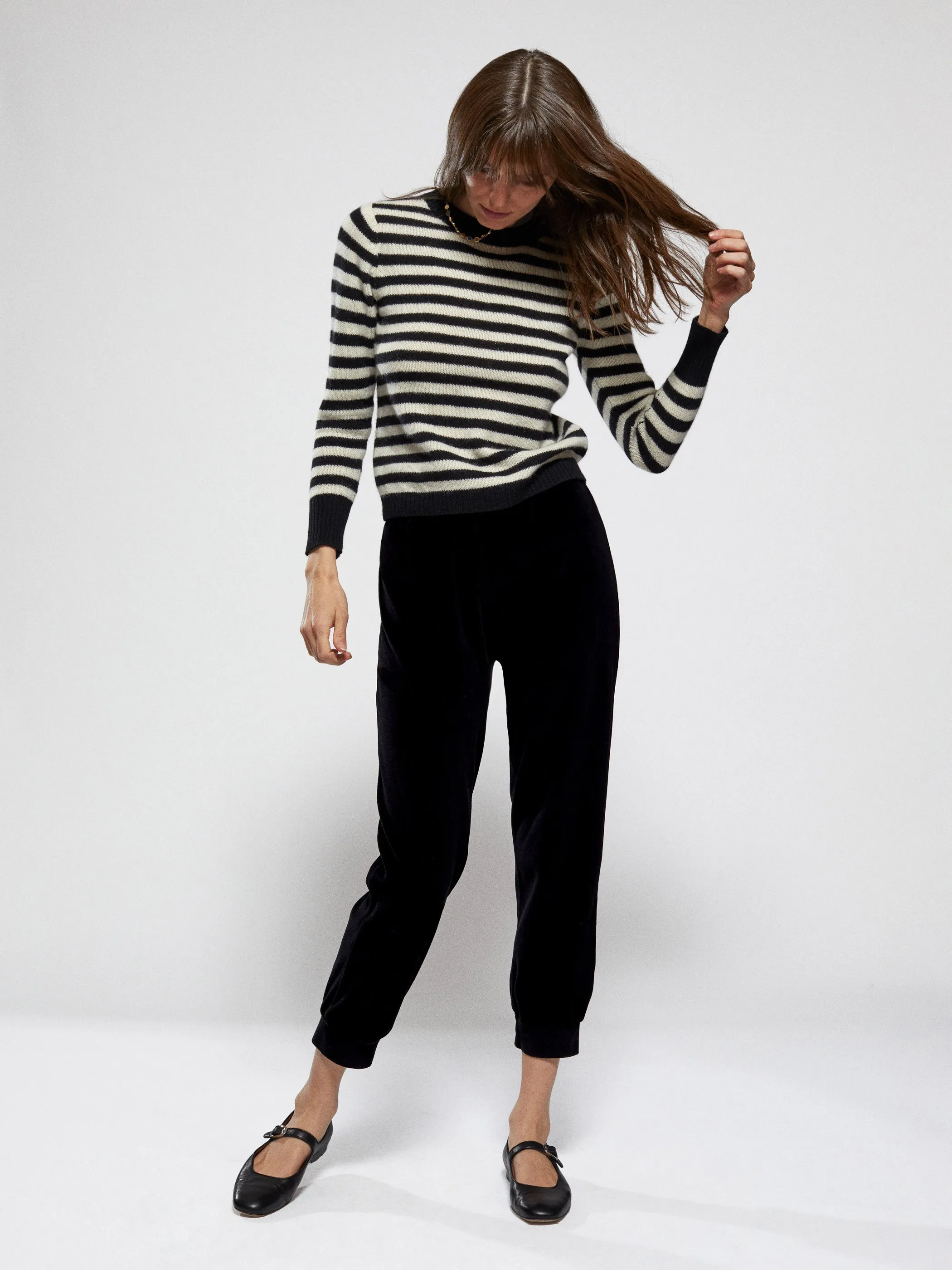 The Sarra Bracelet Crewneck Sweater in Cashmere