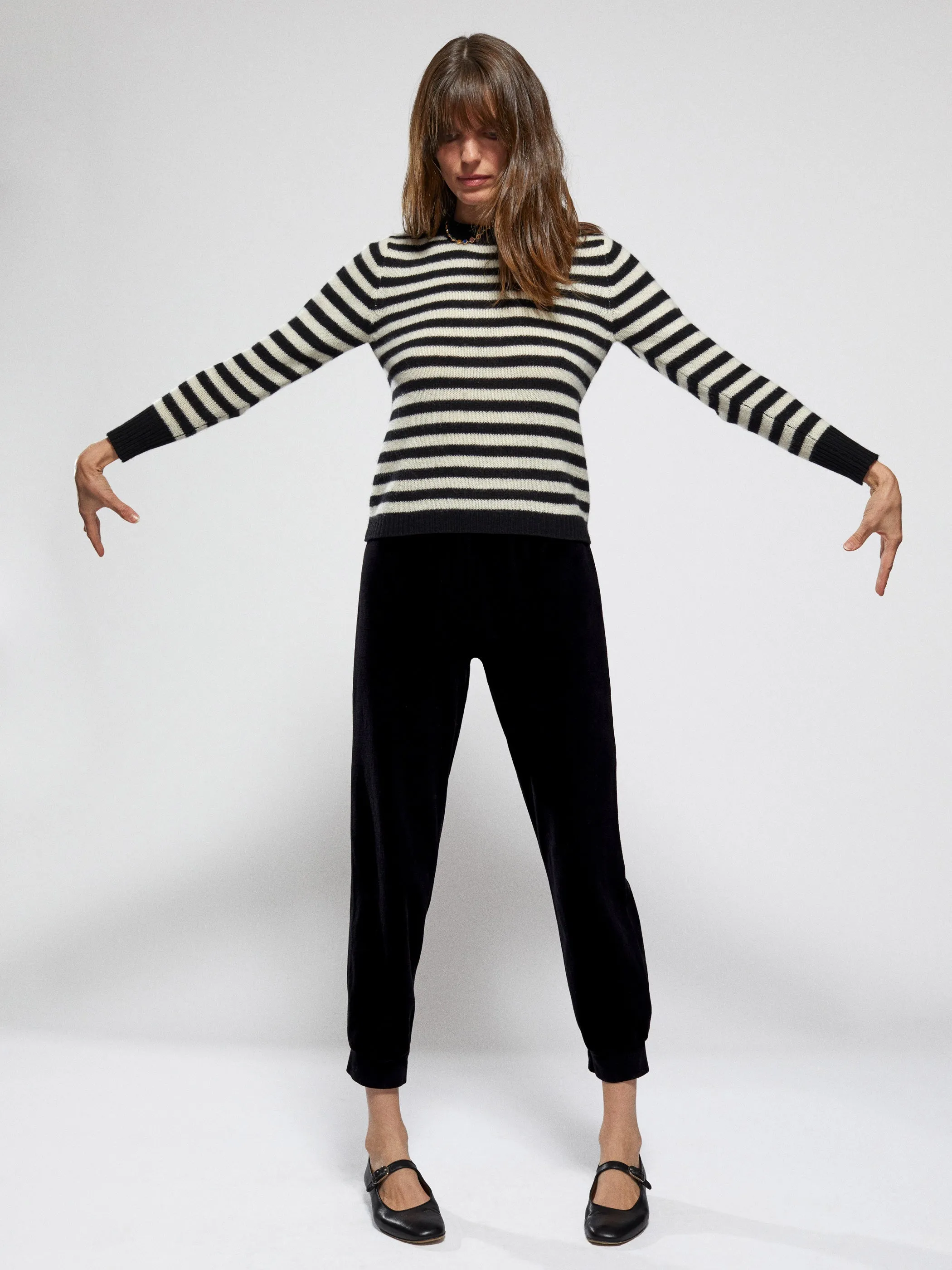 The Sarra Bracelet Crewneck Sweater in Cashmere