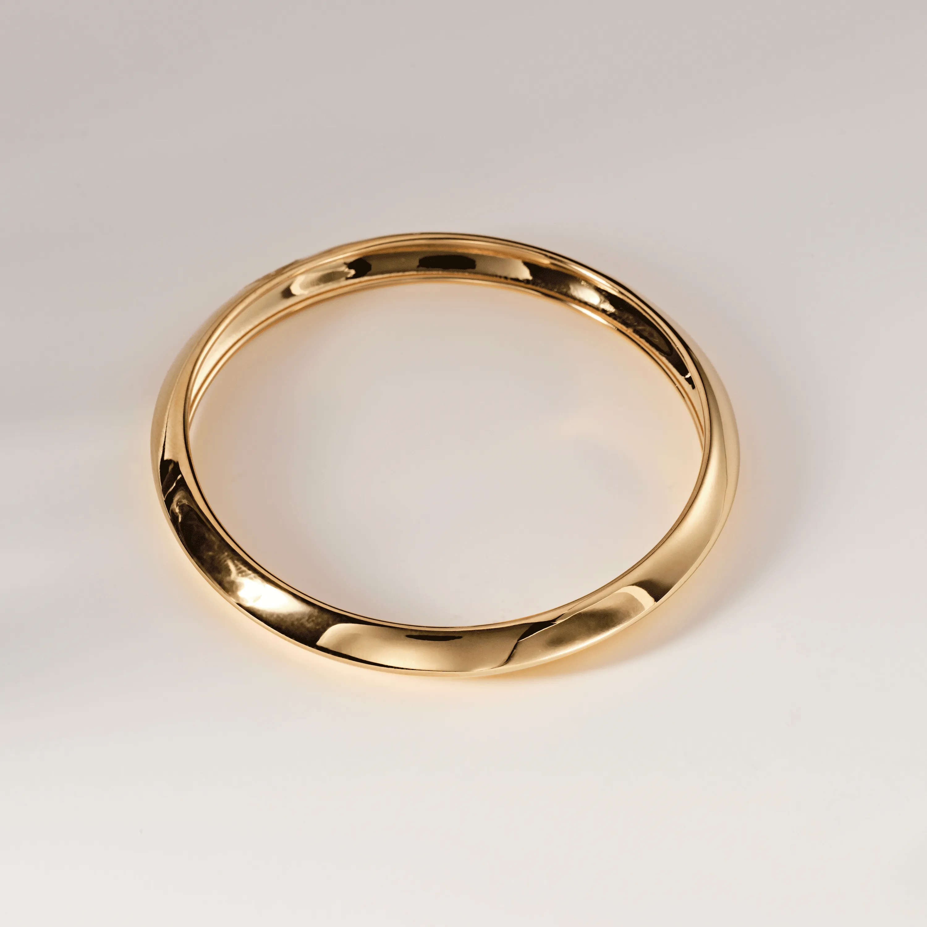 Thin Liv Bangle