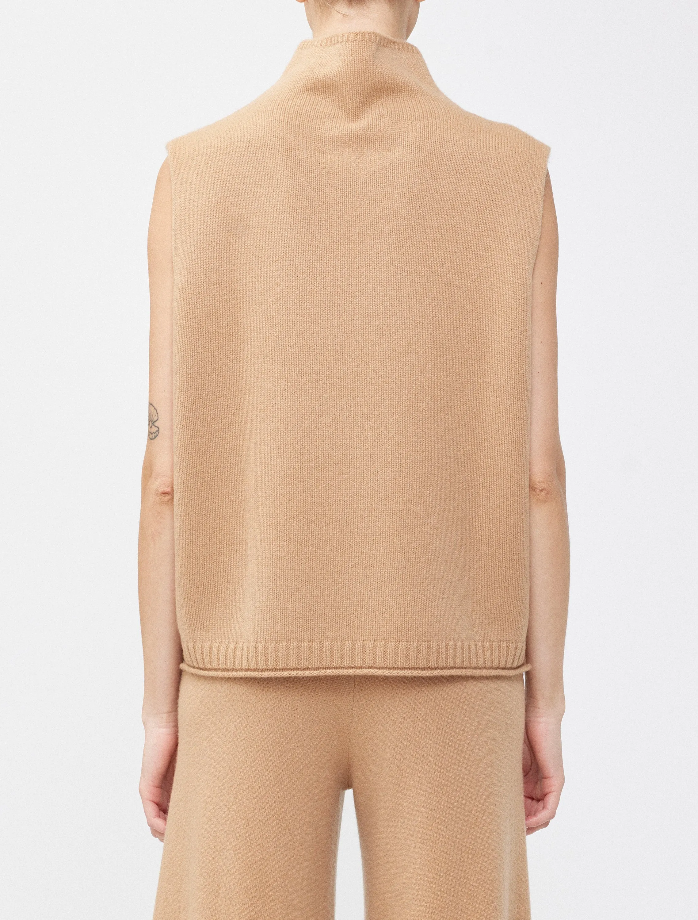 Tova Vest in Savannah