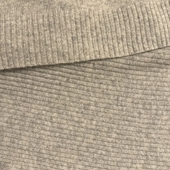Vertical Design Cashmere 2-Ply 100% Asymmetrical Turtleneck Sweater Size S