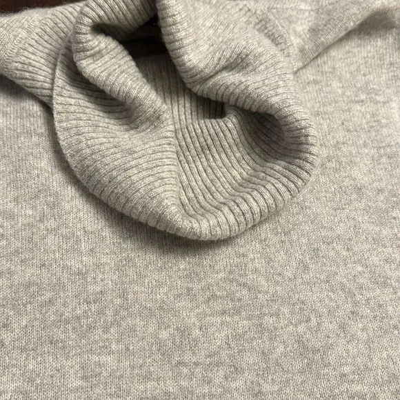 Vertical Design Cashmere 2-Ply 100% Asymmetrical Turtleneck Sweater Size S
