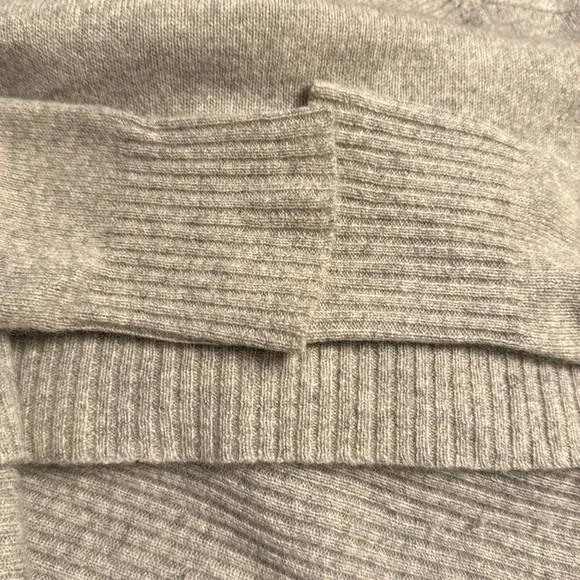 Vertical Design Cashmere 2-Ply 100% Asymmetrical Turtleneck Sweater Size S
