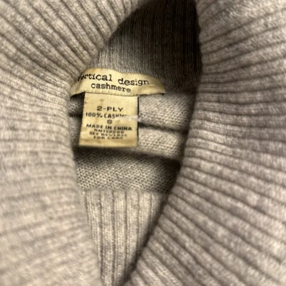 Vertical Design Cashmere 2-Ply 100% Asymmetrical Turtleneck Sweater Size S