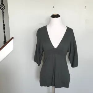 Vince gray vneck sweater size medium 🎉HP🎉