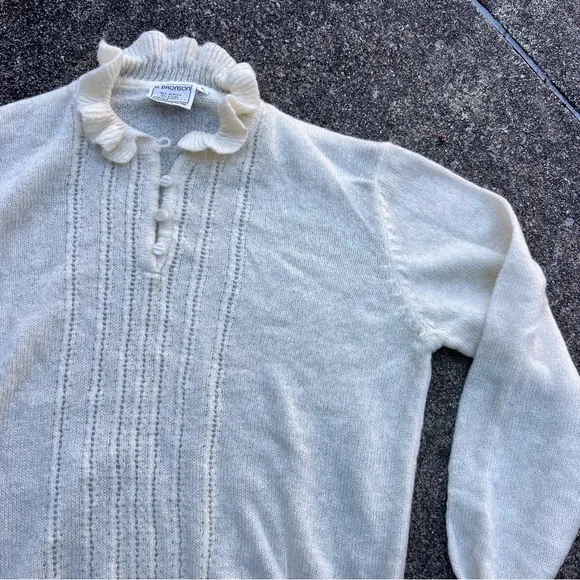 Vintage 70’s/80’s cream knit preppy quarter button sweater