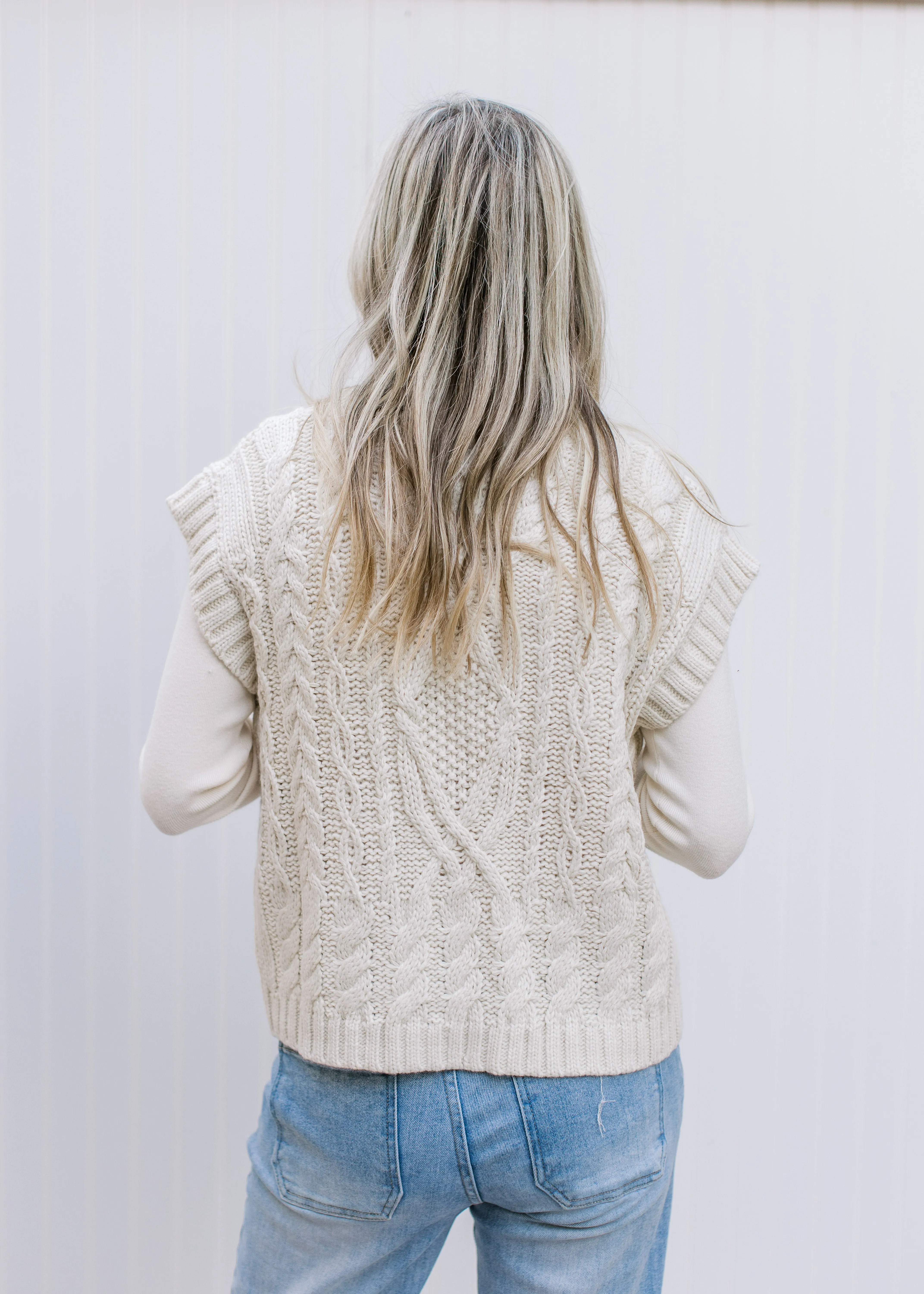 XZ Creamy Cable Short Sleeve Sweater
