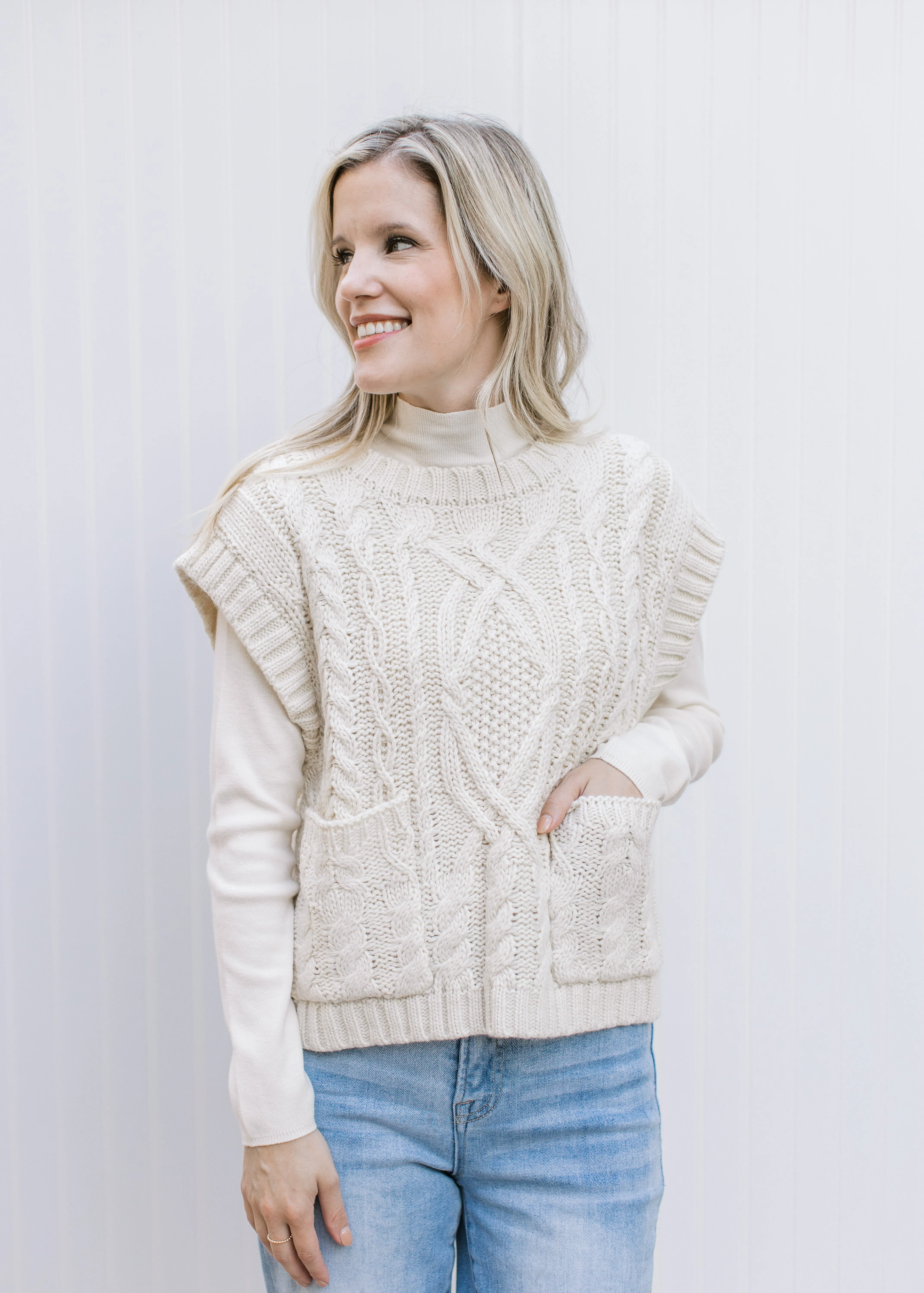 XZ Creamy Cable Short Sleeve Sweater