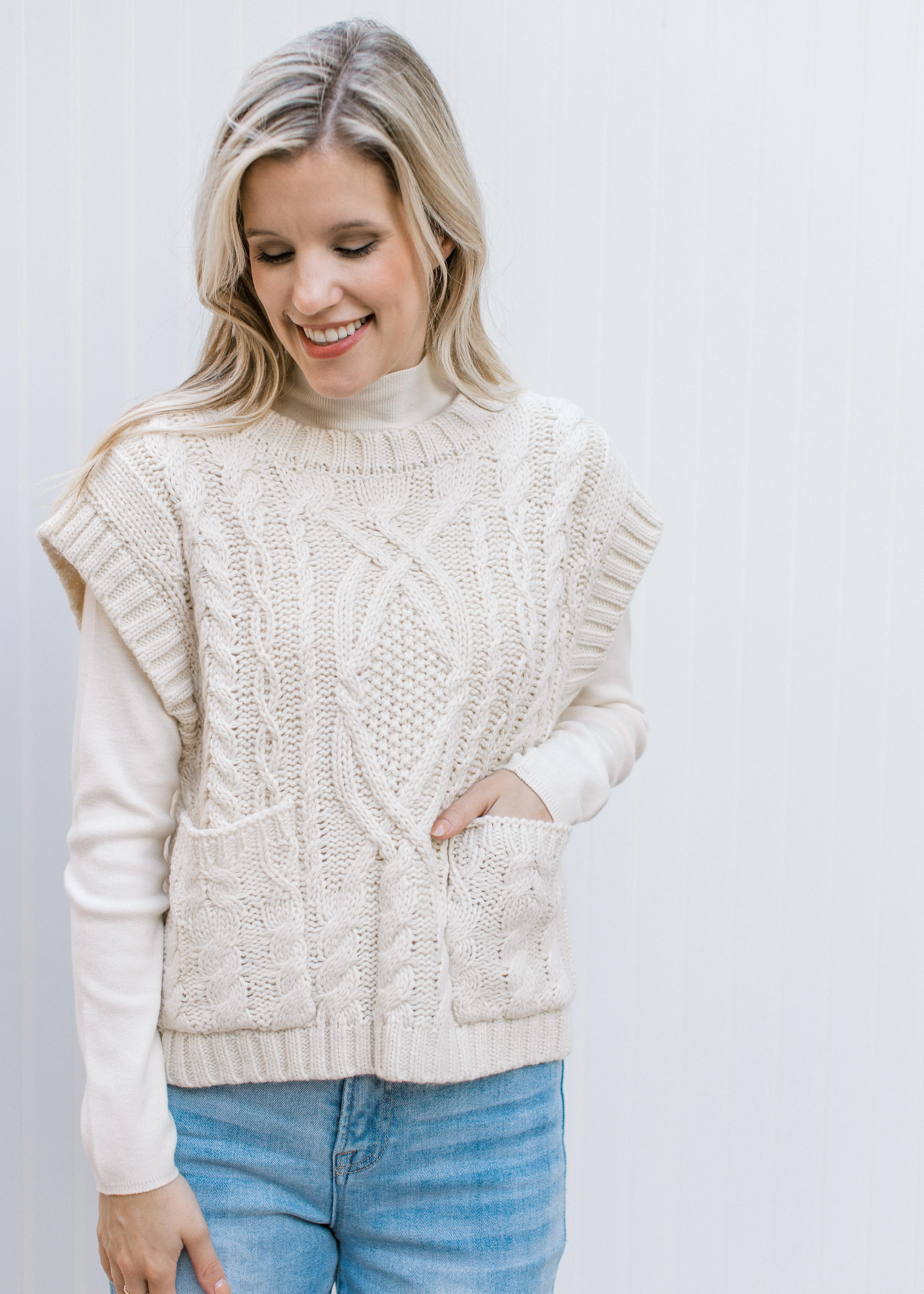 XZ Creamy Cable Short Sleeve Sweater